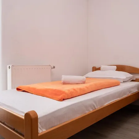 מוטל Jelic Krasevo